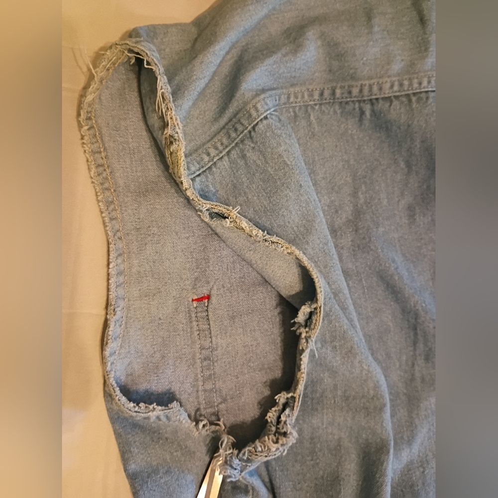 VTGLevi's Light Blue Sleeveless Denim Shirt Y2K Sz L - Picture 6 of 10